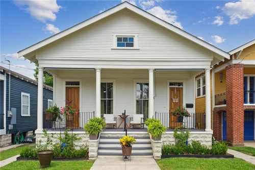 718 Monroe St, Gretna, LA, 70053-2130 | Card Image