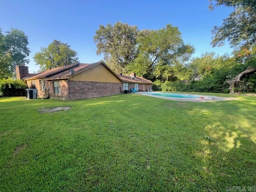 West St, Dardanelle, AR 72834