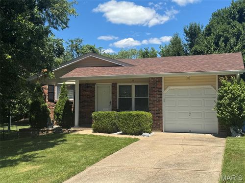 38 Matchlock Dr, Saint Peters, MO, 63376-4218 | Card Image