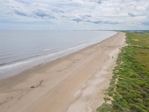 143 Ocean View Dr, Crystal Beach, TX, 77650 | Card Image