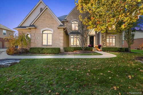 192 Greenan Ln, Lake Orion, MI, 48362-2176 | Card Image