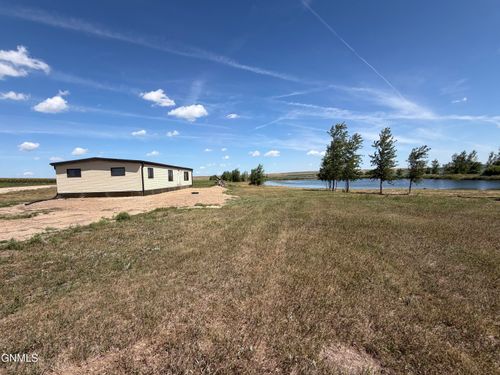 122 Round Lake Road, Pettibone, ND, 58475 | Card Image