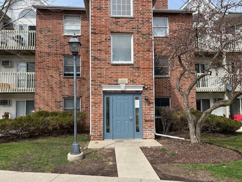 1b-1345 Cunat Ct, Lake In The Hills, IL, 60156-5299 | Card Image