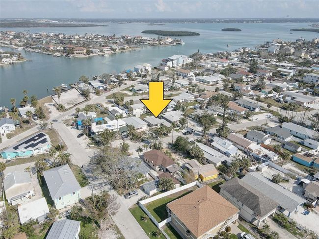 13313 2 Nd St E, House other with 2 bedrooms, 1 bathrooms and null parking in Madeira Beach FL | Image 32