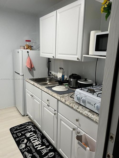 0-16110 Nw 44th Ct, Miami Gardens, FL, 33054-6025 | Card Image