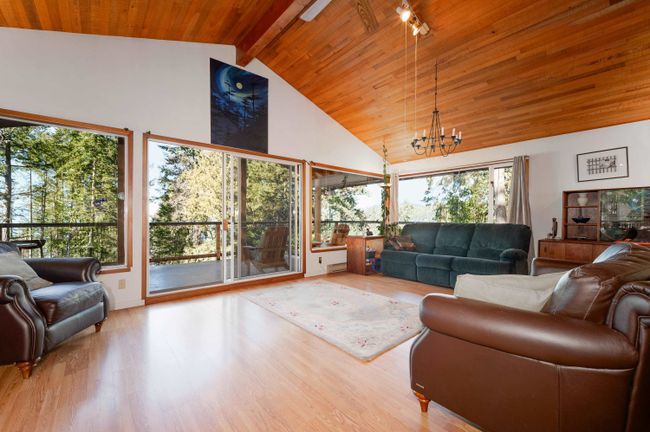 162 Spinnaker Drive, House other with 3 bedrooms, 2 bathrooms and 4 parking in Mayne Island BC | Image 4
