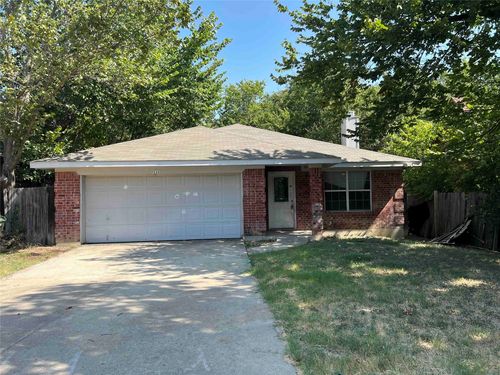 8116 Albert St, White Settlement, TX, 76108-3101 | Card Image