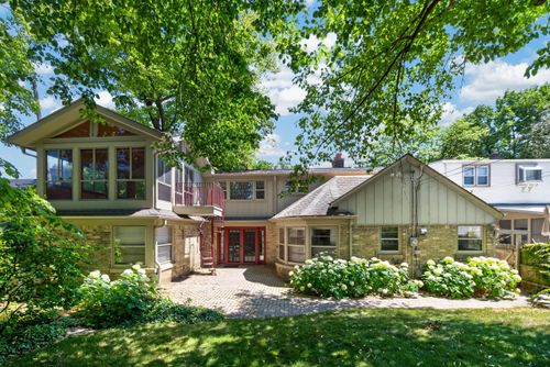 4535 N Cramer St, Whitefish Bay, WI, 53211-1202 | Card Image