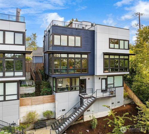 3856 21st Ave Sw, Seattle, WA, 98106-1117 | Card Image