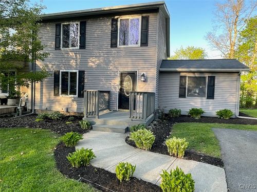 10 Pond Path, Oswego, NY, 13126-4118 | Card Image