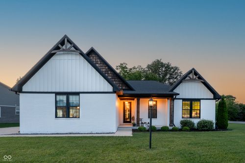 101 Saundra Dr, Fortville, IN, 46040-1652 | Card Image