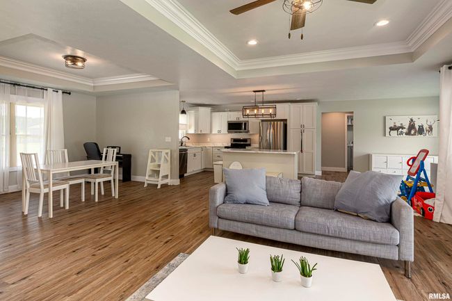 1209 Wildflower Ln, House other with 3 bedrooms, 2 bathrooms and null parking in Herrin IL | Image 5