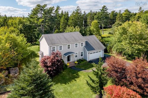 155 Matthew Dr, House with 4 bedrooms, 4 bathrooms and 2 parking in Hammonds Plains NS | Card Image