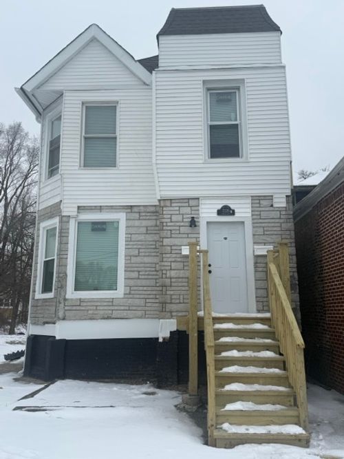 7326 S Woodlawn Ave, Chicago, IL, 60619-2020 | Card Image