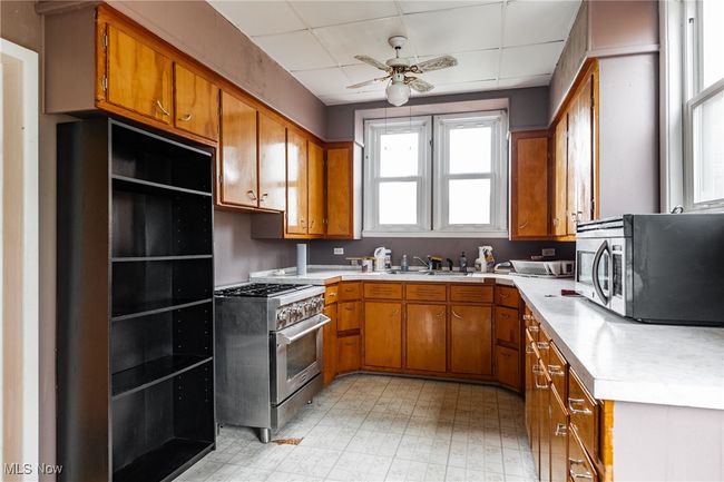 216 W North St, House other with 3 bedrooms, 2 bathrooms and null parking in Harrisville WV | Image 18