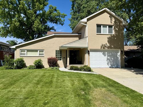 9046 Pottawattami Dr, Skokie, IL, 60076-1910 | Card Image
