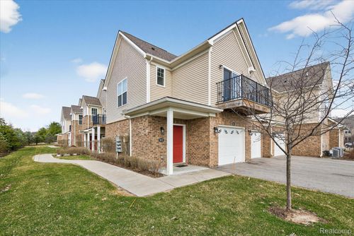 55-9812 Ridge Run St, Howell, MI, 48855-6317 | Card Image