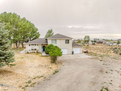 811 White Oak Dr, Spring Creek, NV, 89815-7121 | Card Image