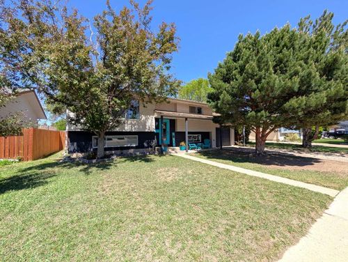 112 Sprague Way Se, Medicine Hat, AB, T1B2K3 | Card Image