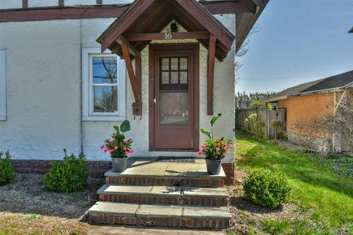 16 Roosevelt Ave, Kingston, NY, 12401-2506 | Card Image