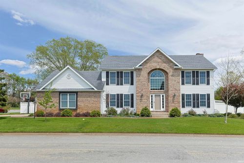 14223 Worthington Dr, Granger, IN, 46530-8216 | Card Image