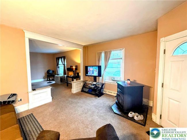 213 E Main St, House other with 4 bedrooms, 2 bathrooms and null parking in Pen Argyl PA | Image 10