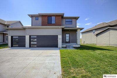 17547 Potter Street, House other with 3 bedrooms, 2 bathrooms and 3 parking in Bennington NE | Image 1