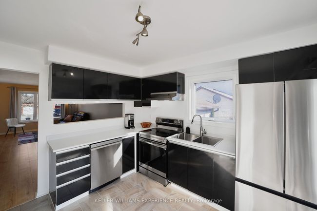94 Cecil St, House other with 4 bedrooms, 2 bathrooms and 4 parking in Angus ON | Image 10