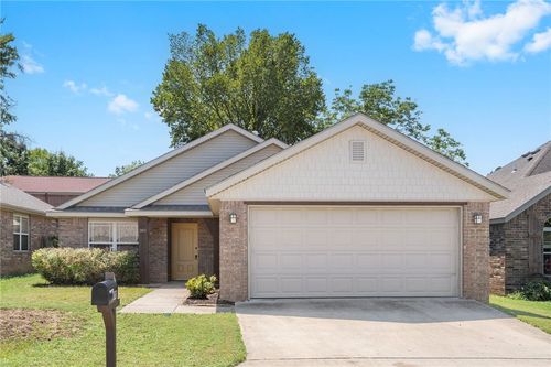 281 E Madrid St, Fayetteville, AR, 72703-3367 | Card Image