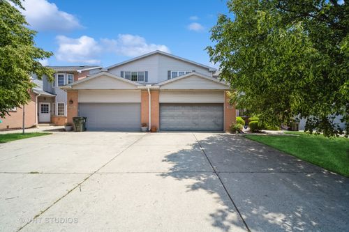 8641 N Shermer Rd, Niles, IL, 60714-2140 | Card Image