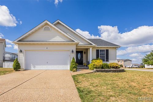 321 Mitulski Dr, Wentzville, MO, 63385-6838 | Card Image