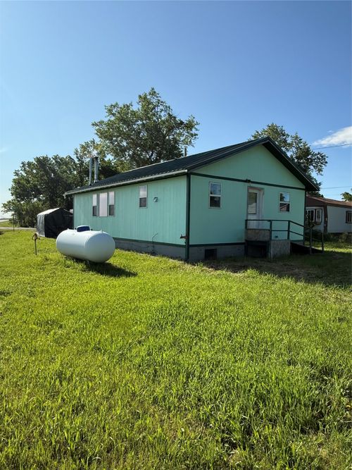 100 Stephens St, Roy, MT, 59471-9359 | Card Image