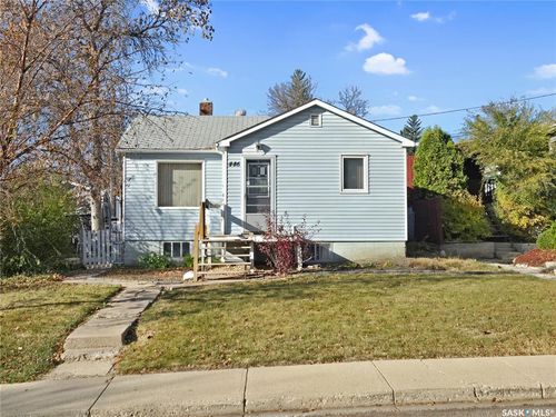446 2nd Ave Nw, Swift Current, SK, S9H0P7 | Card Image