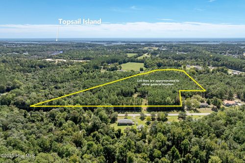 529 Holly Ridge Rd, Holly Ridge, NC, 28445-7577 | Card Image