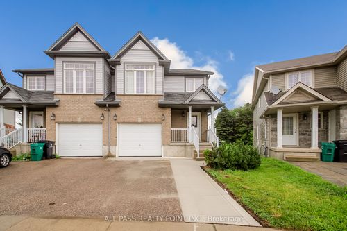 83 Iron Gate St, Kitchener, ON, N2N3R6 | Card Image