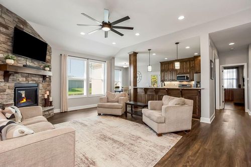 904 Edgewood Dr, Paola, KS, 66071-3066 | Card Image