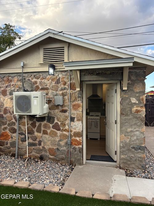 rear-3607 Tularosa Ave, El Paso, TX, 79903-4326 | Card Image