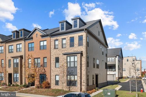 22962 Sullivans Cove Sq, BRAMBLETON, VA, 20148-4993 | Card Image