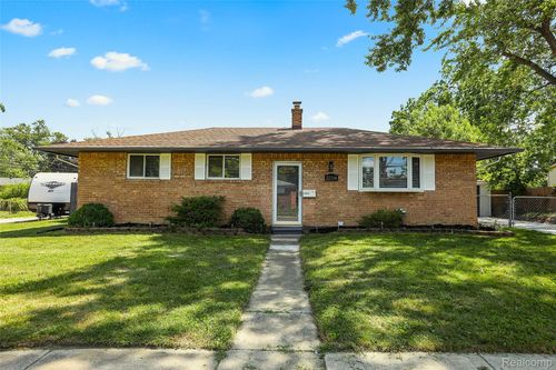 22266 E Schafer St, Clinton Township, MI, 48035-1863 | Card Image