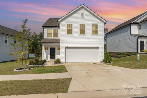 3127 Pinehills Way, Mount Holly, NC, 28120-0375 | Card Image
