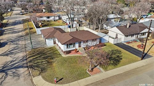 966 Grace St, Moose Jaw, SK, S6H3C1 | Card Image