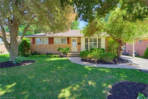 35 Varadi Ave, Brantford, ON, N3R3N2 | Card Image