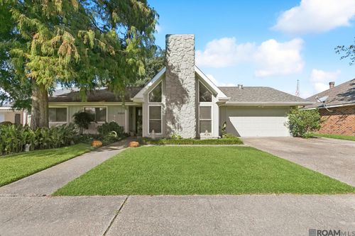 2223 W Canterbury Dr, La Place, LA, 70068-1608 | Card Image