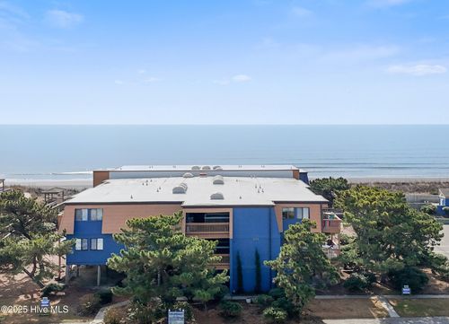 2i-275 W First St, Ocean Isle Beach, NC, 28469-7511 | Card Image
