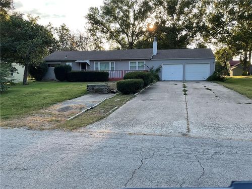 13504 Spruce Ave, Grandview, MO, 64030-2866 | Card Image