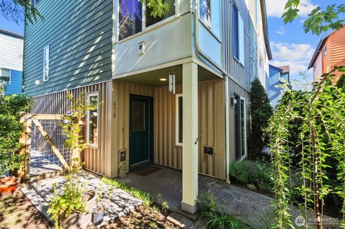 470 N 130th St, Seattle, WA, 98133-7910 | Card Image