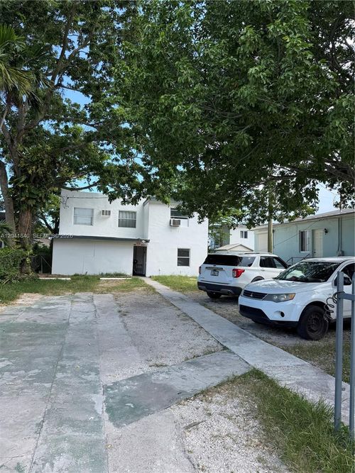l-1832 Nw 46th St, Miami, FL, 33142-4039 | Card Image