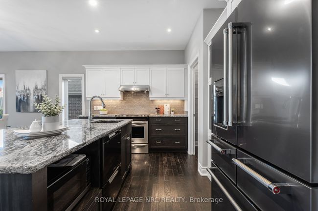 36 Hickory Ave, House other with 3 bedrooms, 3 bathrooms and 4 parking in Saint Davids ON | Image 10