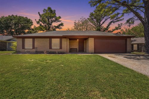 2026 Pebblecreek Dr, Cleburne, TX, 76033-7909 | Card Image