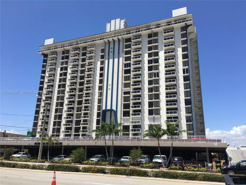 4j-1600 S Ocean Dr, Hollywood, FL, 33019 | Card Image